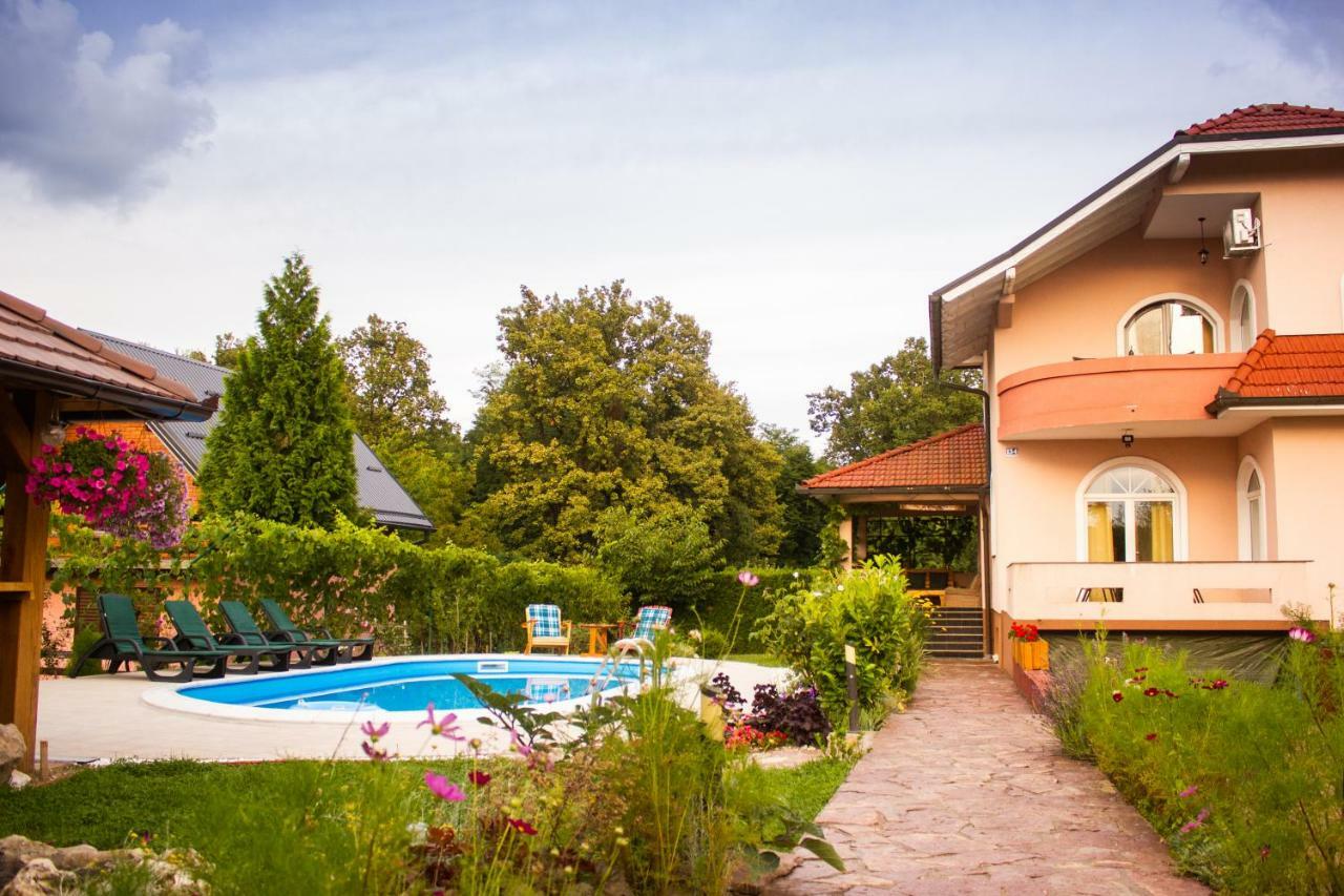 Villa Katarina With Pool Banja Luka Kültér fotó